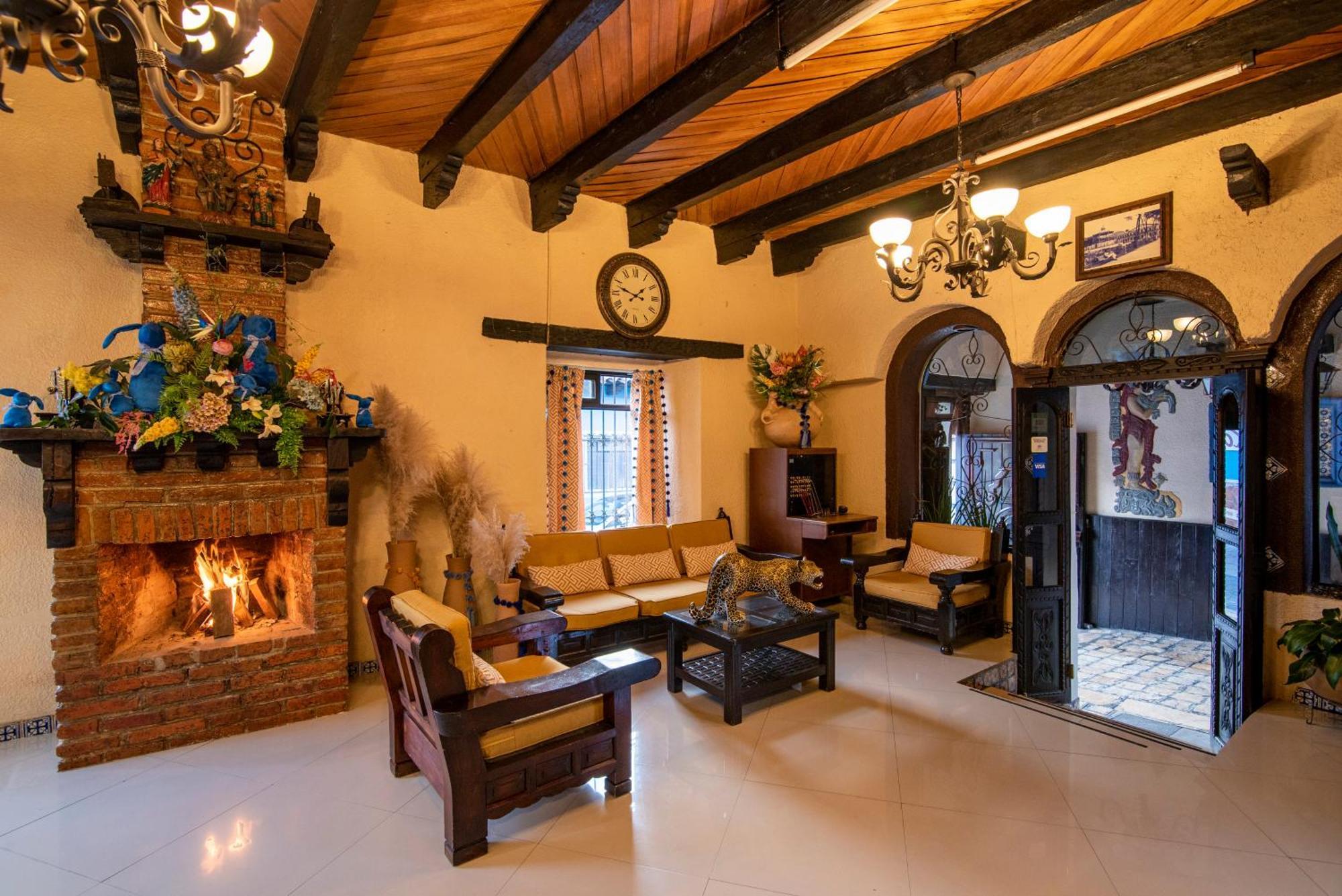 Hotel Palacio De Moctezuma San Cristóbal de Las Casas المظهر الخارجي الصورة